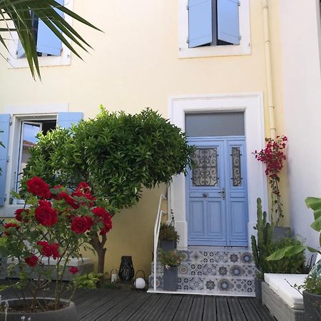 Notre Maison Aux Volets Bleus Ouveillan Eksteriør bilde